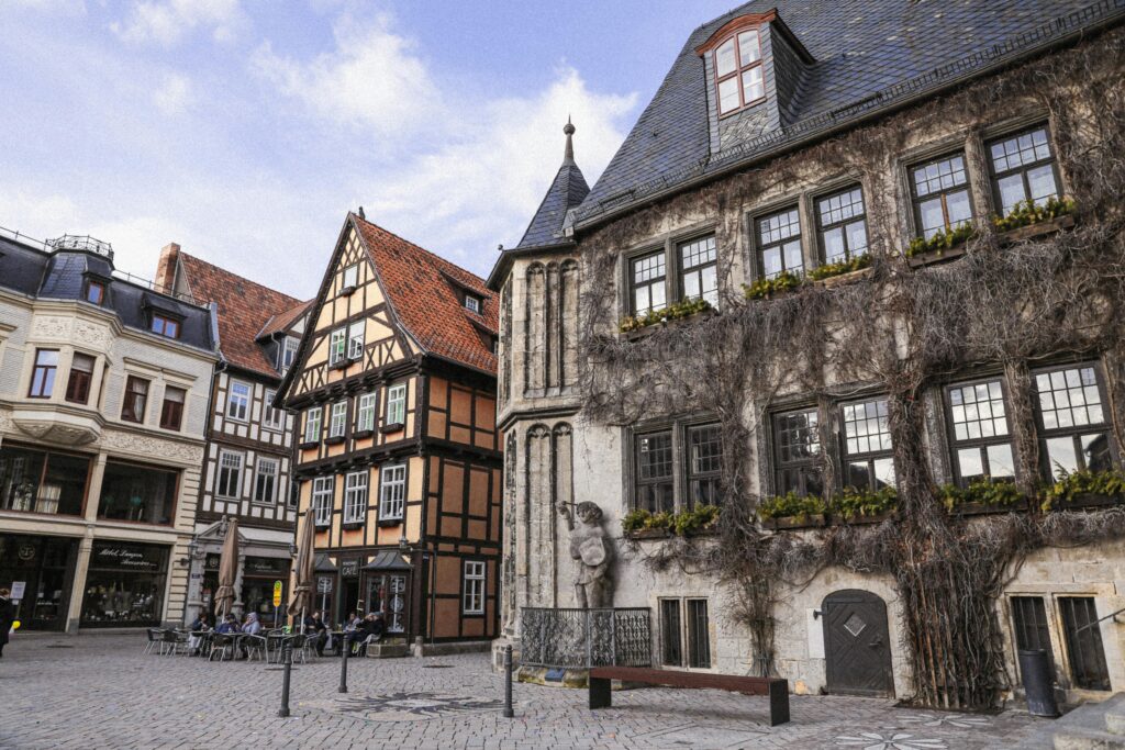 Quedlinburg: O Berço da Alemanha, o Poder das Mulheres e as Casas de Enxaimel - Alina Rossoshanska no Pexels