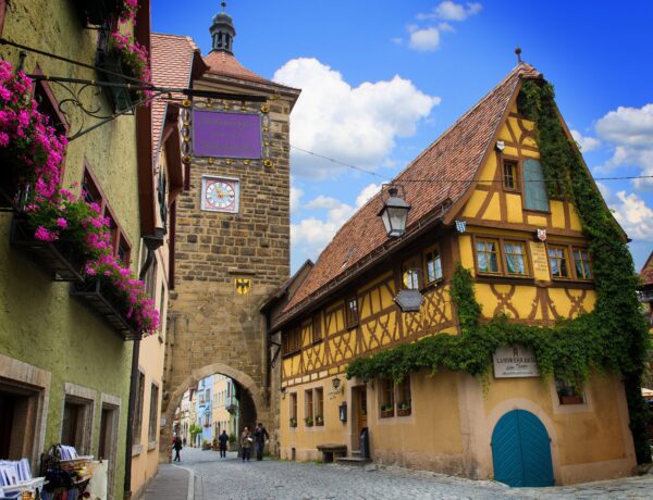 Rothenburg ob der Tauber: A Joia Medieval da Rota Romântica na Alemanha - Imagem de Holger Kraft por Pixabay