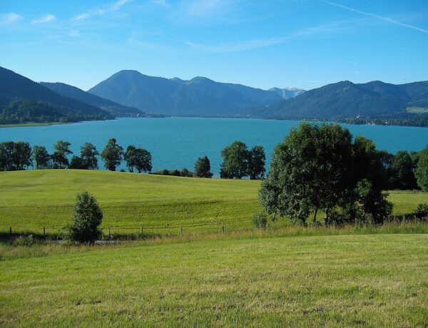Tegernsee e Schliersee: Águas Cristalinas da Rota Alpina Alemã - Sir Boris, CC BY-SA 3.0