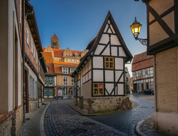 Quedlinburg: O Berço da Alemanha, o Poder das Mulheres e as Casas de Enxaimel - Sergey Guk no Pexels